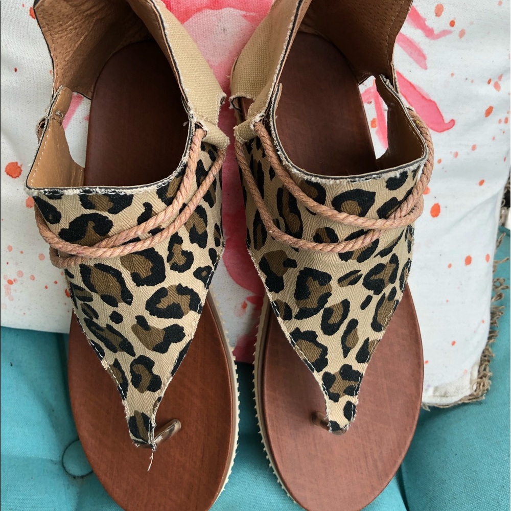 Leopard print sandal